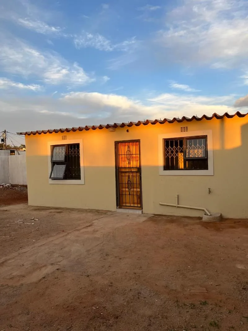 1 Bedroom House in Bram Fisherville