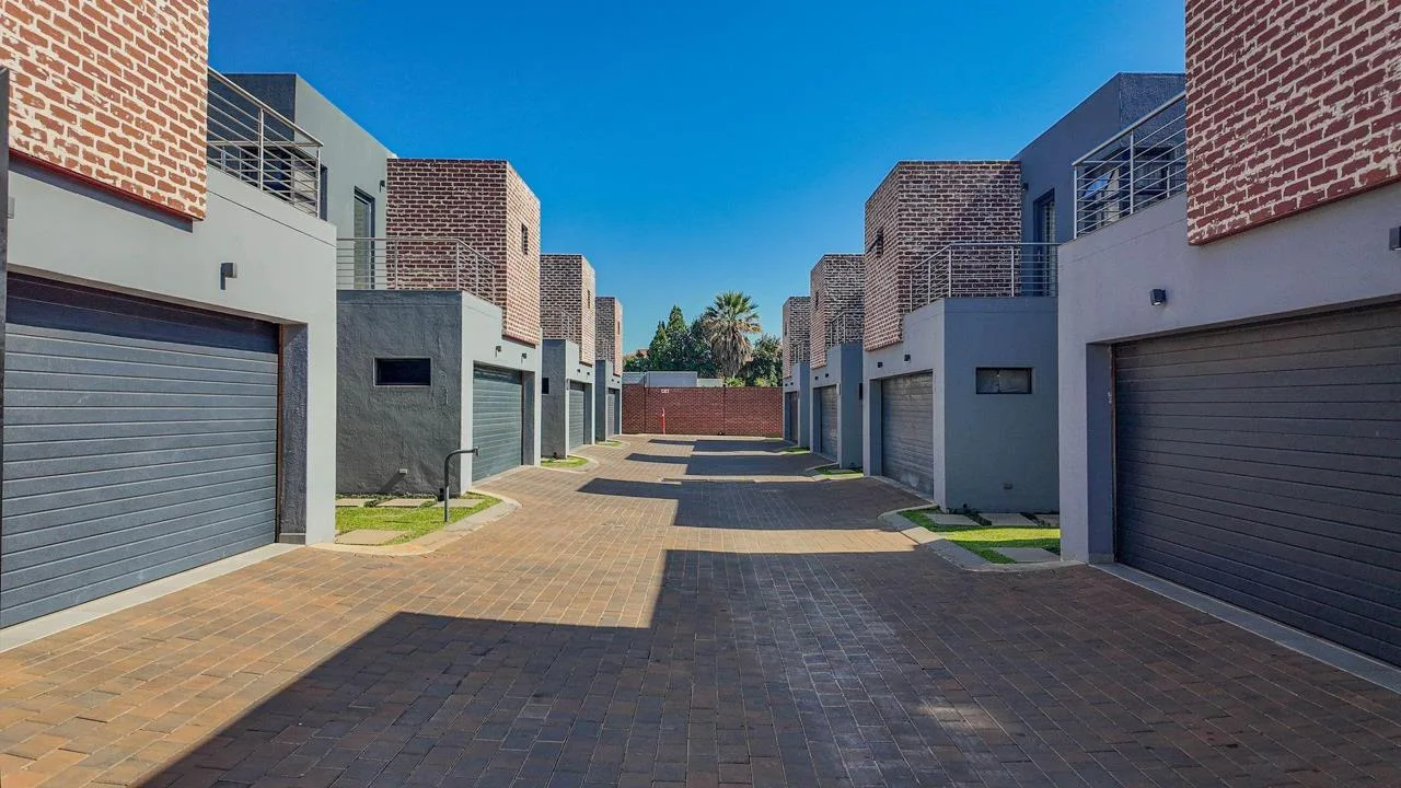 4 Bedroom Townhouse to rent in Morningside