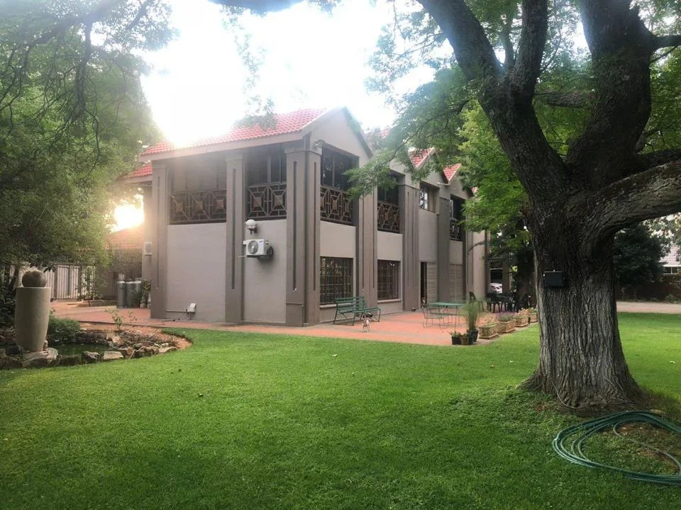 5 Bedroom House for sale in Stilfontein