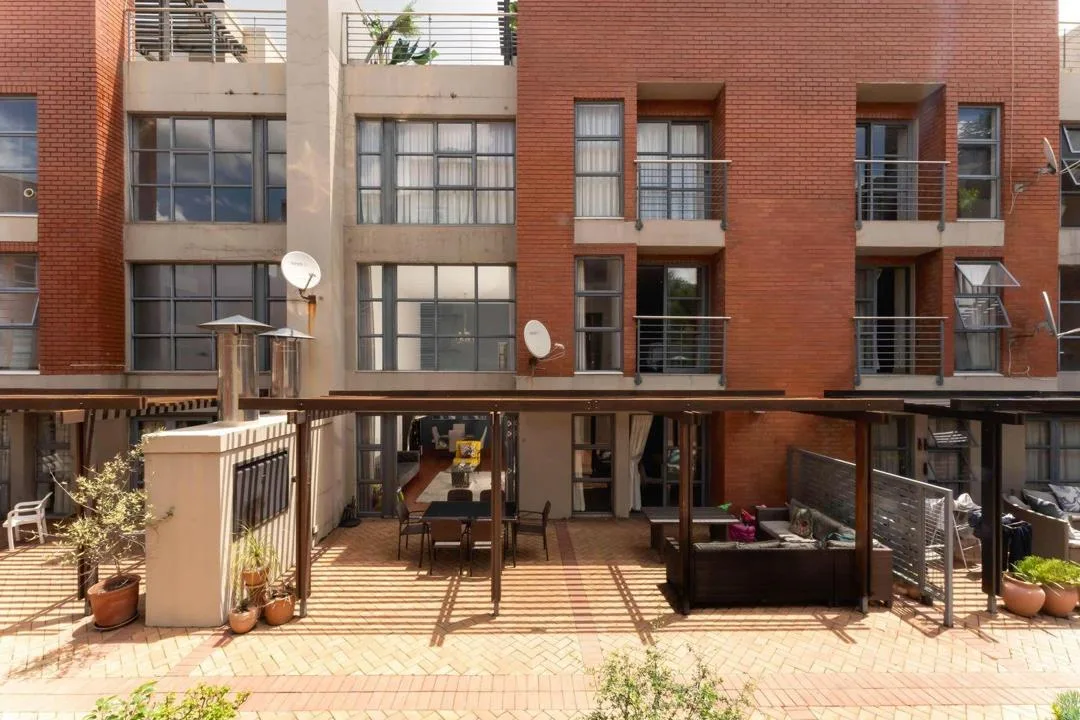 3 Bedroom Townhouse to rent in Hyde Park