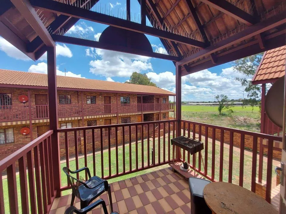 2 Bedroom Apartment / flat for sale in Kannoniers Park