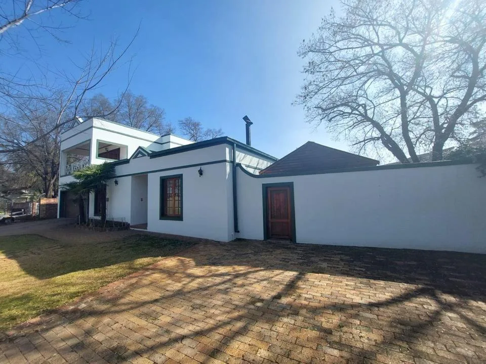 5 Bedroom House for sale in Die Bult