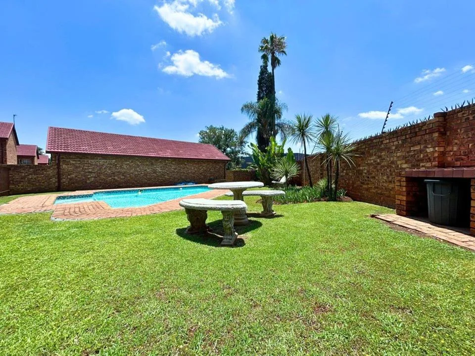 2 Bedroom Townhouse to rent in Hennopspark