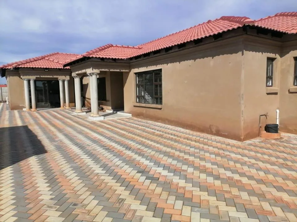 1 Bedroom House to rent in Westonaria