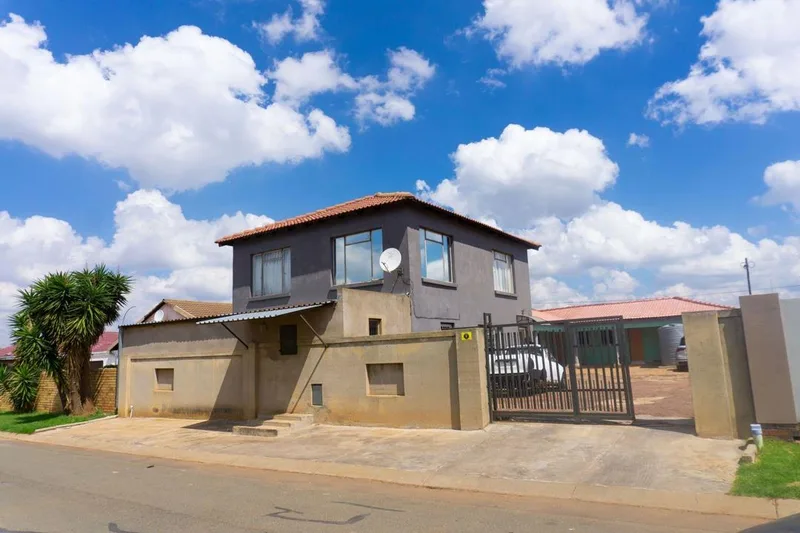 Apartment / flat to rent in Lenasia South