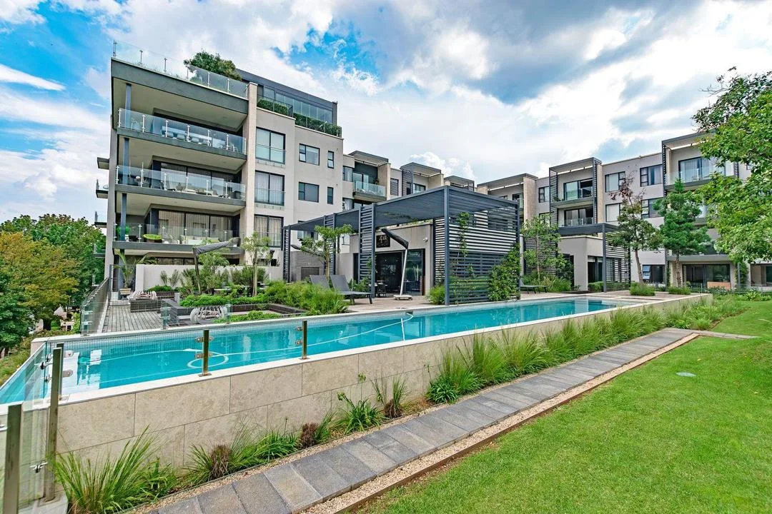 3 Bedroom Apartment / flat to rent in Houghton Estate