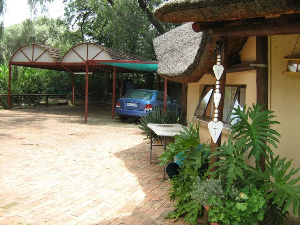 2 Bedroom House to rent in Van Der Merwes Kroon