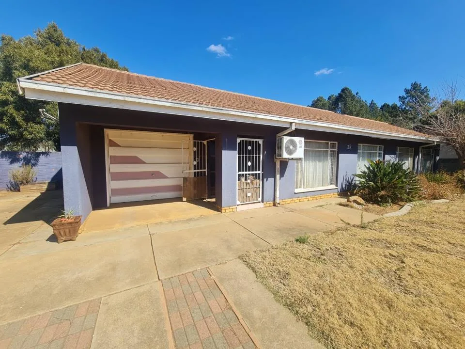 3 Bedroom House for sale in Meiringspark Ext 4