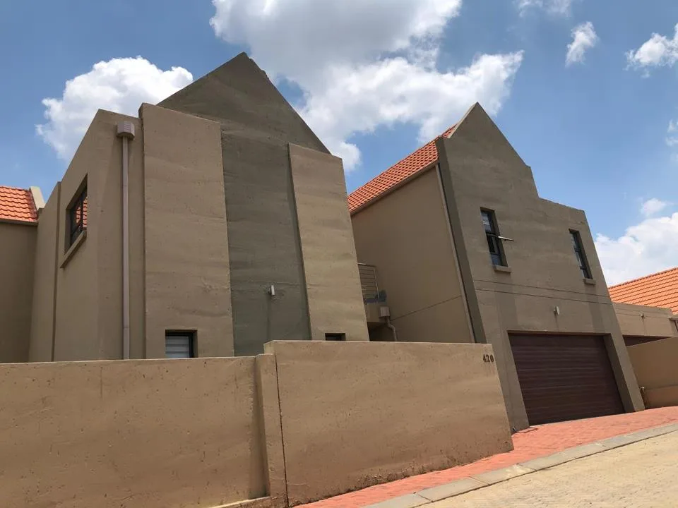4 Bedroom Townhouse to rent in Lakefield