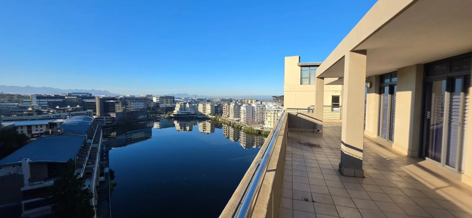 380 m² Office Space in Tyger Waterfront