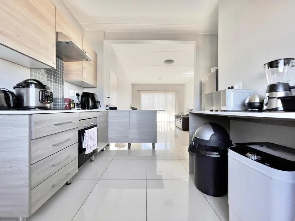 2 Bedroom Apartment / flat to rent in Blue Hills