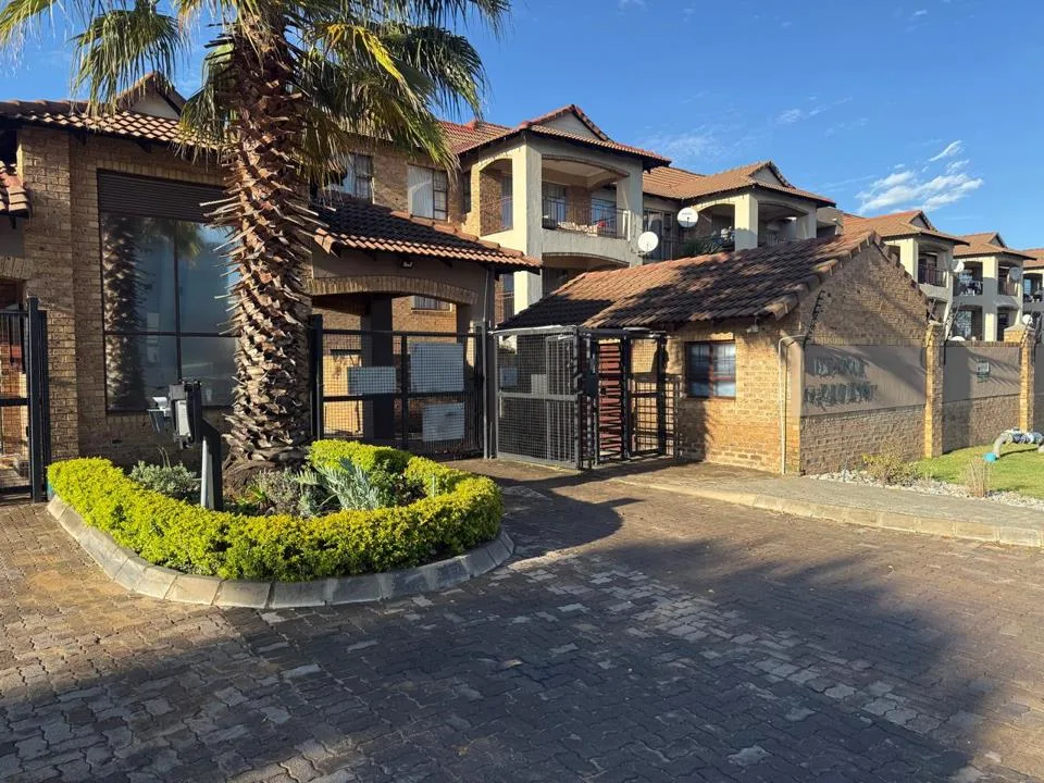 3 Bedroom Townhouse to rent in Erand Gardens