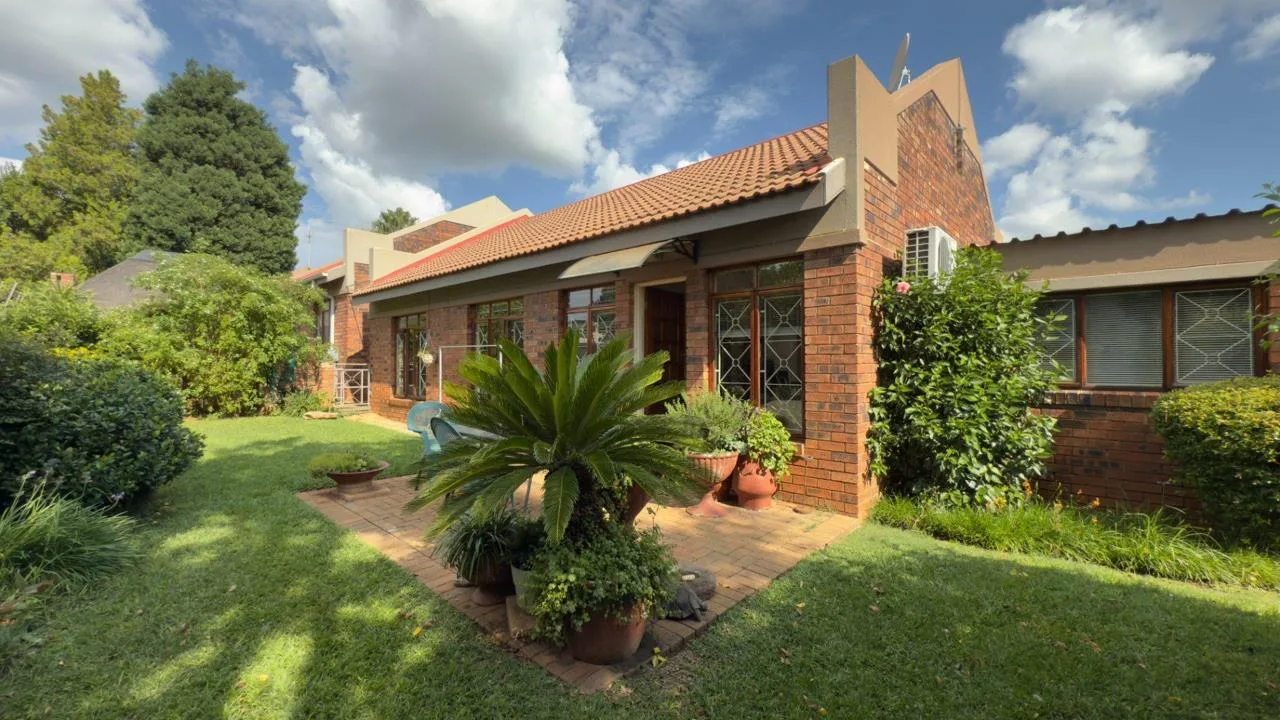 2 Bedroom Townhouse for sale in Flamwood