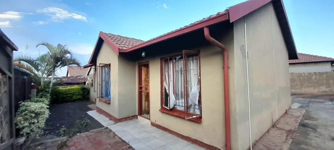 3 Bedroom House for sale in Tlhabane West