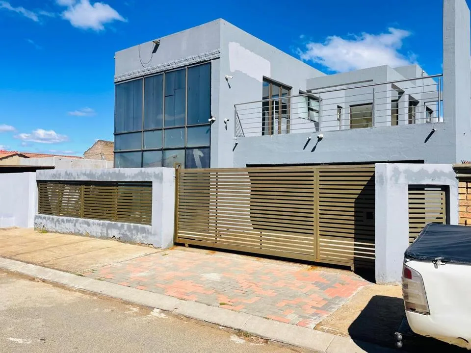 4 Bedroom House to rent in Protea Glen