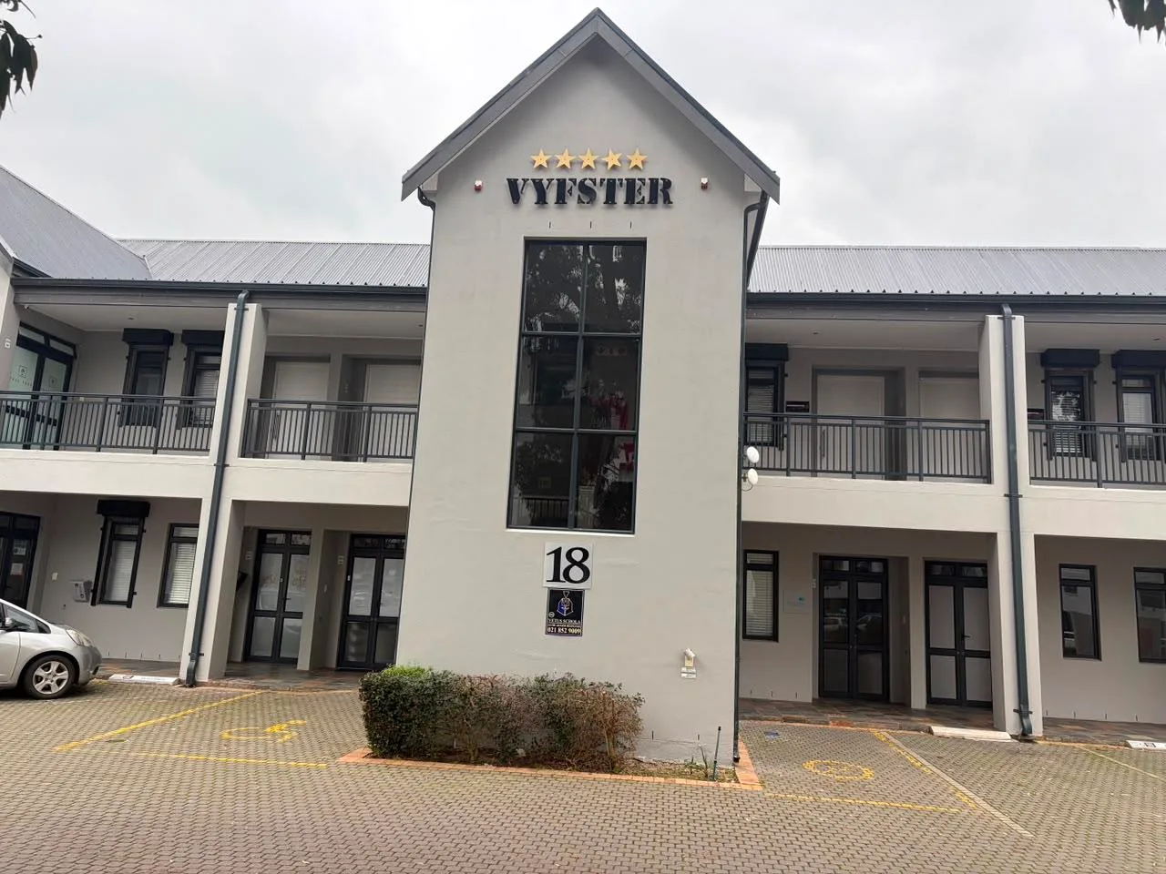 67.3 m² Commercial space in Paardevlei