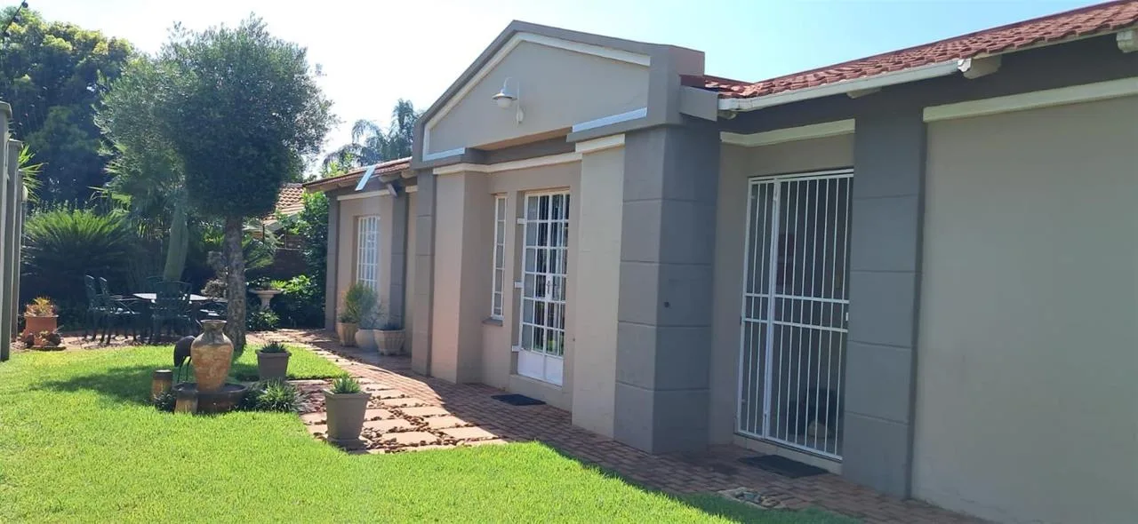 3 Bedroom Townhouse for sale in Doringkruin