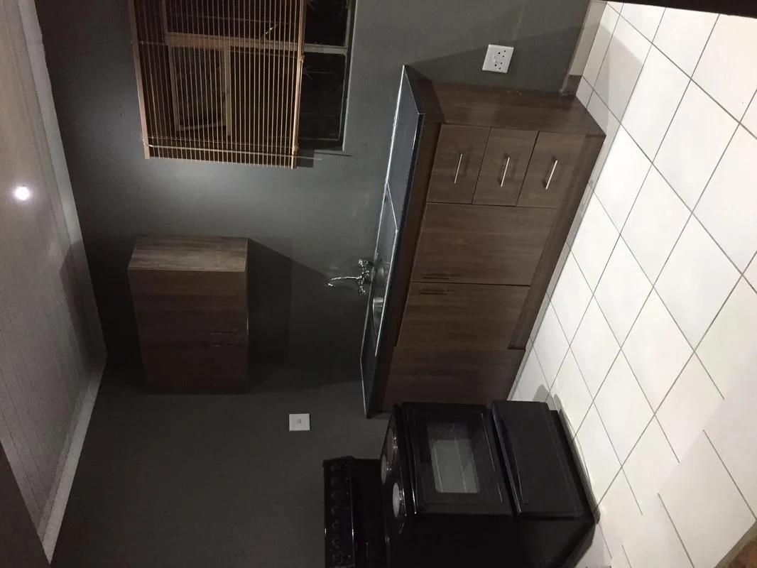 Bachelor apartment in Delville