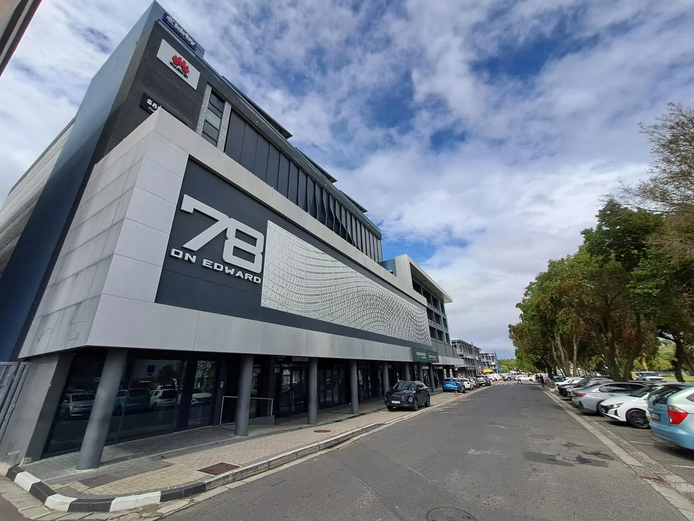 72 m² Commercial space in Tyger Waterfront