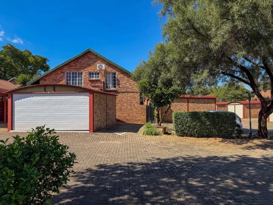 4 Bedroom Townhouse to rent in Clubview