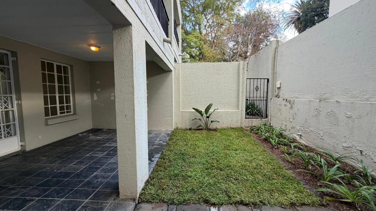 3 Bedroom Apartment / flat to rent in Morningside