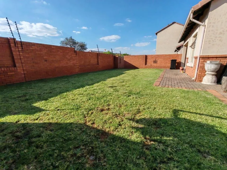 3 Bedroom Townhouse to rent in Monavoni