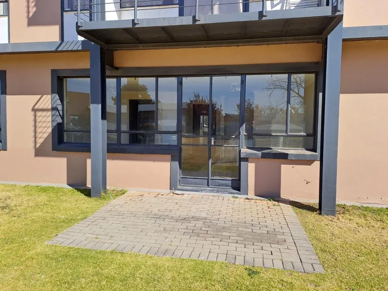 0.5 Bedroom Townhouse in Helderkruin