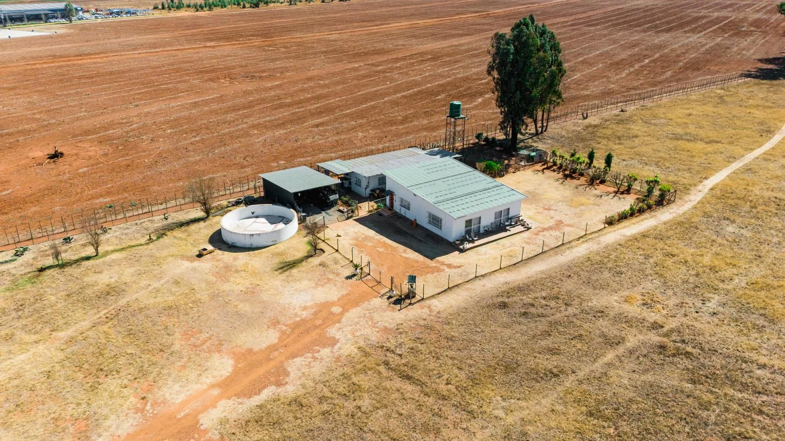 2.4 ha Farm in Valley Settlements AH