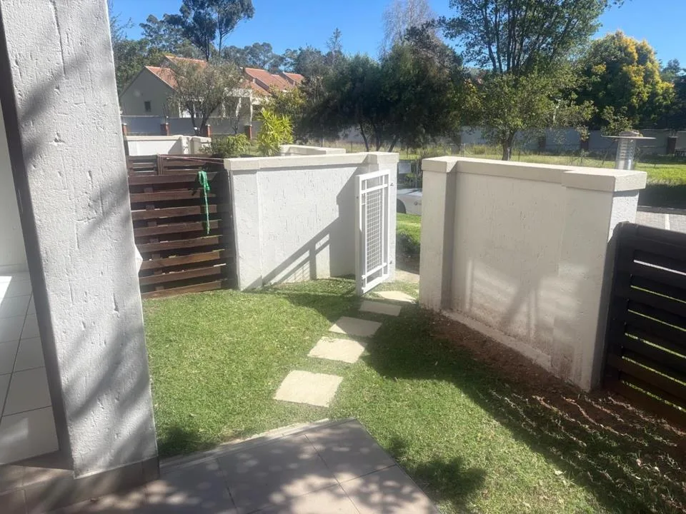 2 Bedroom Apartment / flat to rent in Paulshof