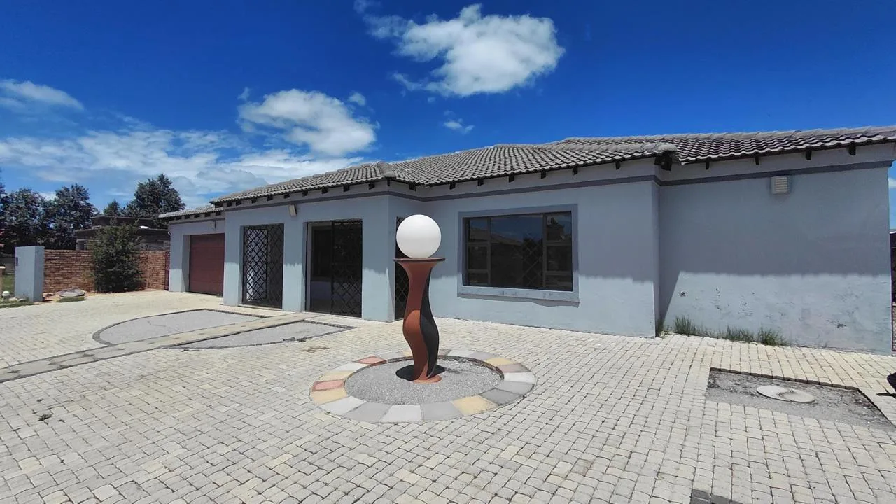 5 Bedroom Townhouse for sale in Flamwood