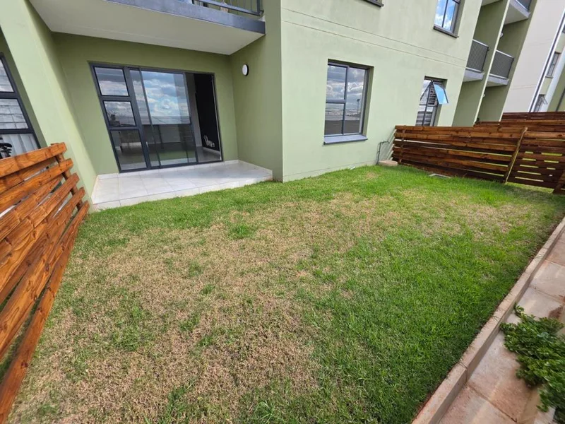 2 Bedroom Apartment / flat to rent in Mooikloof