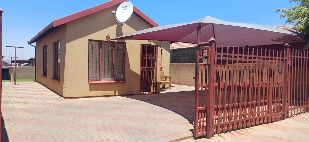 3 Bedroom House to rent in Soshanguve VV