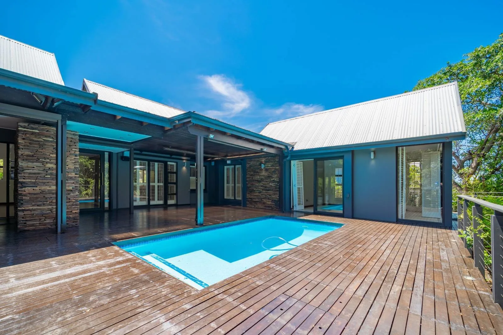 Property to rent in Simbithi Estate