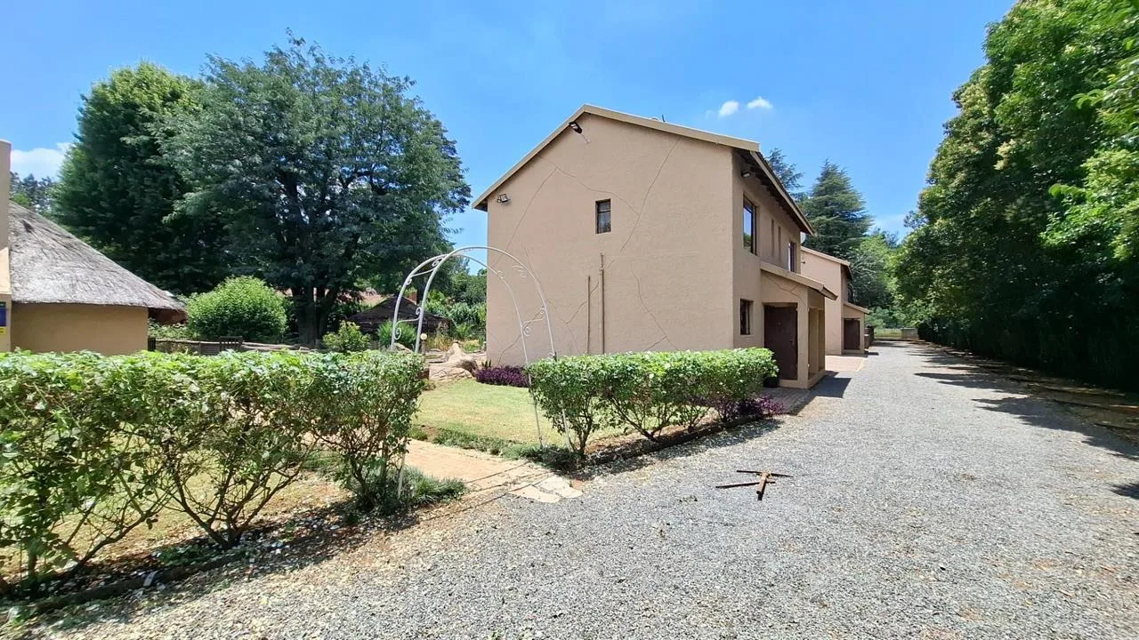 3 Bedroom Townhouse to rent in Unitas Park