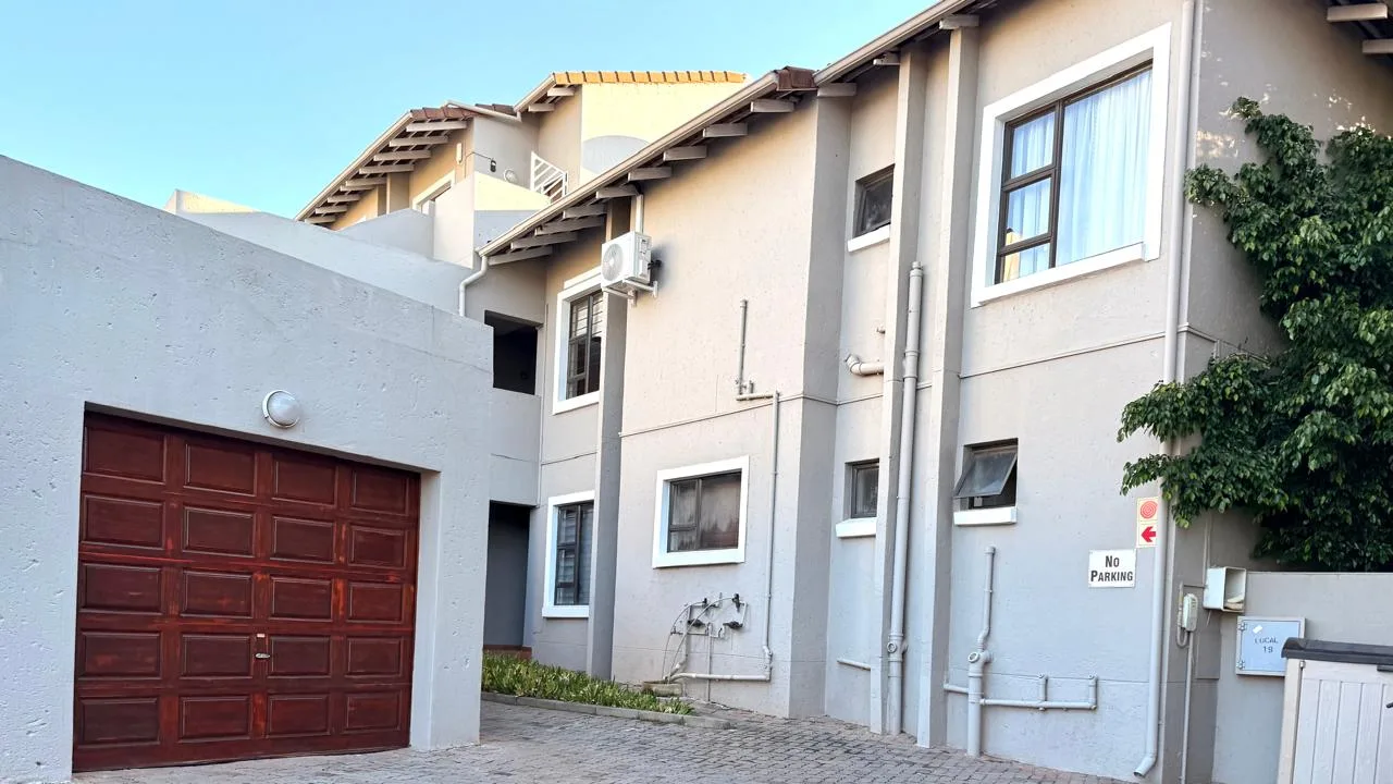 2 Bedroom Apartment / flat to rent in Bryanston