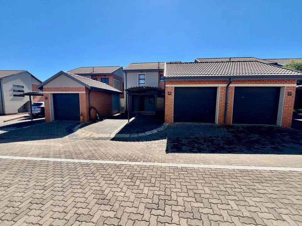 3 Bedroom Townhouse to rent in Montana