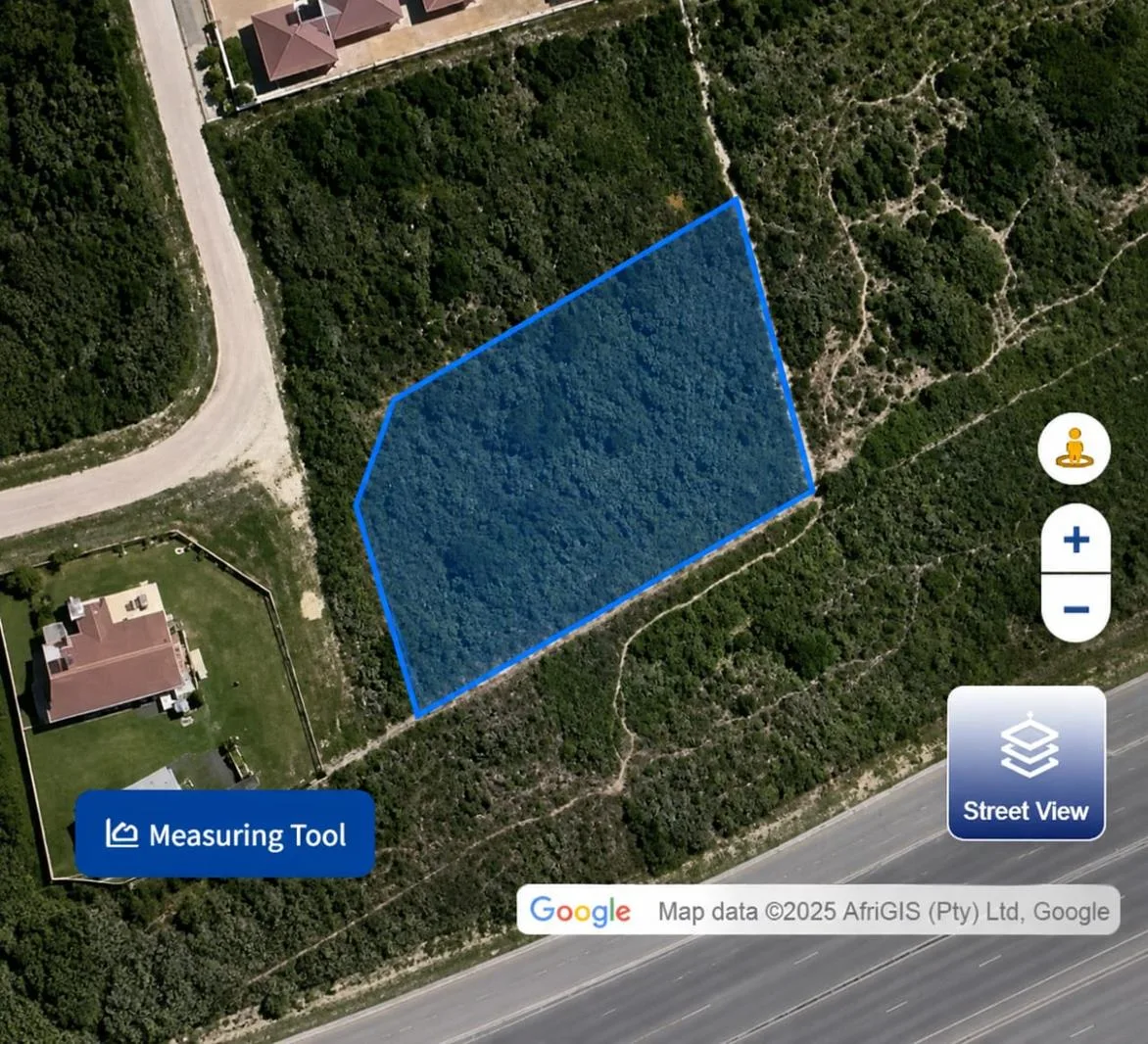 1 595 m² Land available in Colchester