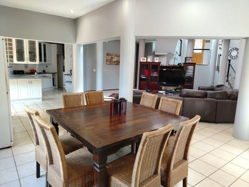 5 Bedroom House to rent in Montana