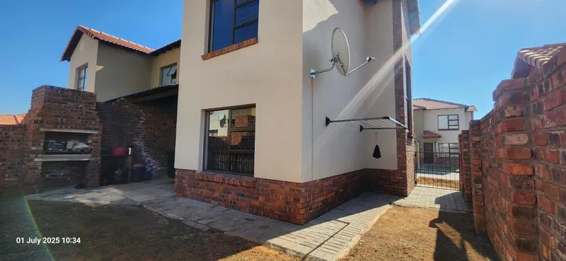 3 Bedroom Townhouse for sale in Waterval East