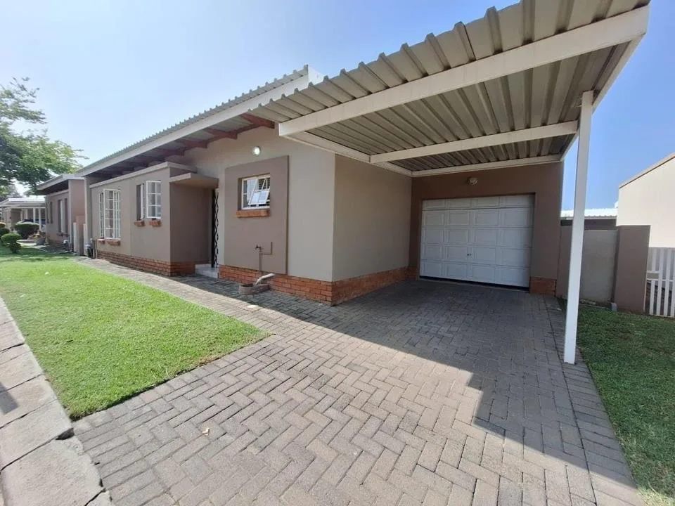3 Bedroom Townhouse for sale in Waterval S H
