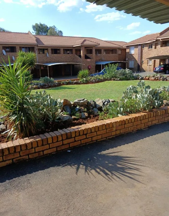 2 Bedroom Apartment / flat to rent in Krugersrus