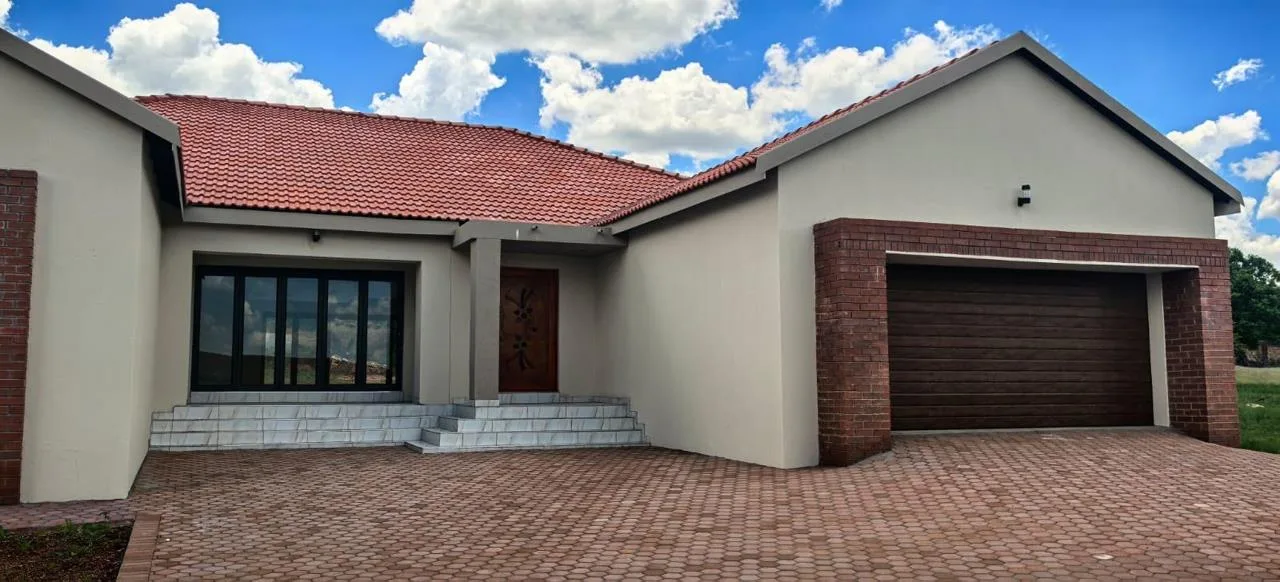 4 Bedroom House for sale in Buffelspoort Eco Estate