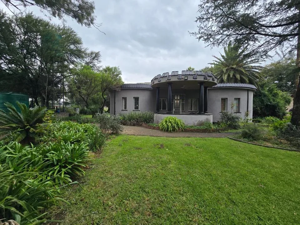 5 Bedroom House for sale in Walker Fruit Farms