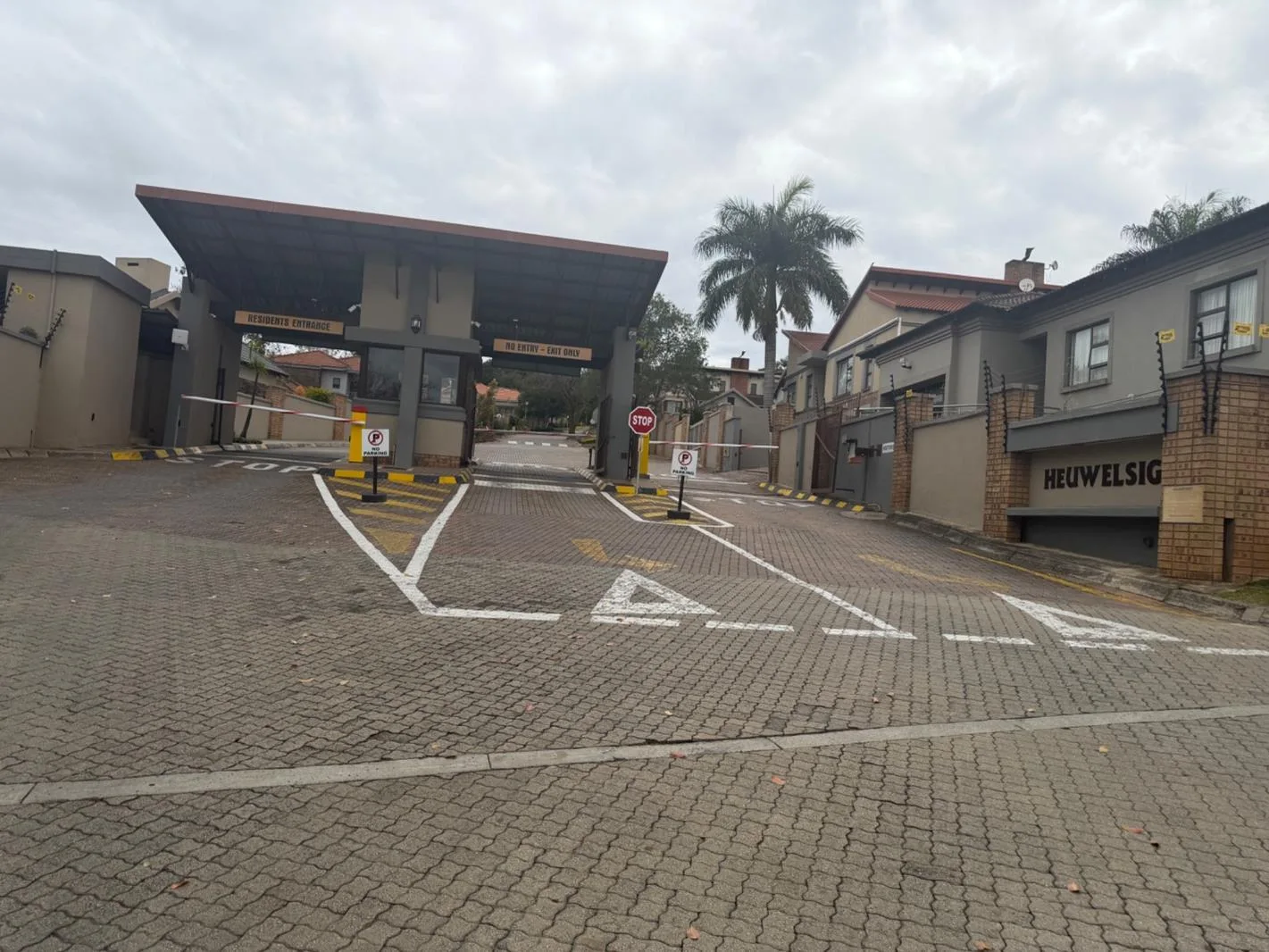 1 000 m² Land available in Sonheuwel