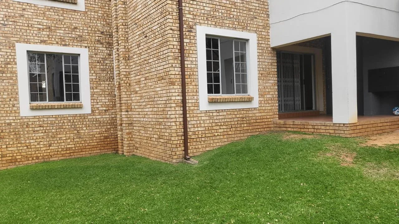 3 Bedroom Apartment / flat to rent in North Riding