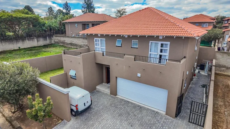 4 Bedroom Townhouse to rent in Craigavon