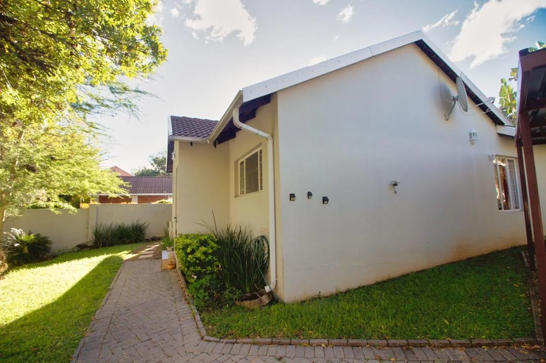 2 Bedroom House to rent in Bromhof