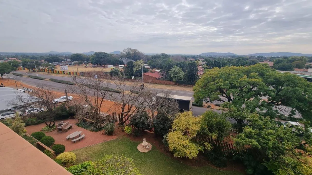 3 Bedroom Apartment / flat to rent in Sinoville