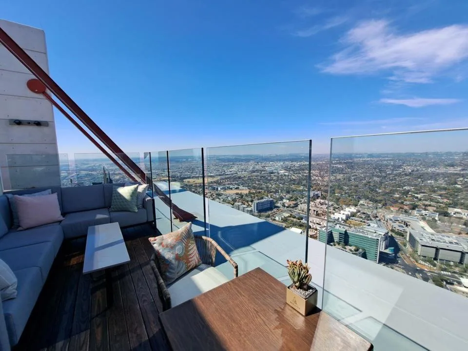1 Bedroom Apartment / flat to rent in Sandton Central