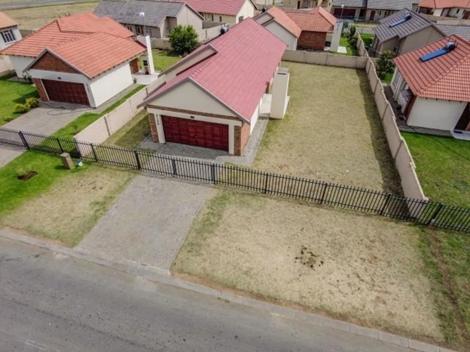 3 Bedroom House for sale in Waterkloof